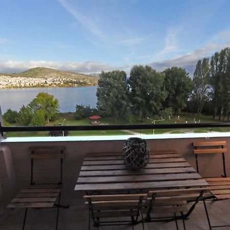 Swan Lake Front Apartment แคซโทเรีย ภายนอก รูปภาพ