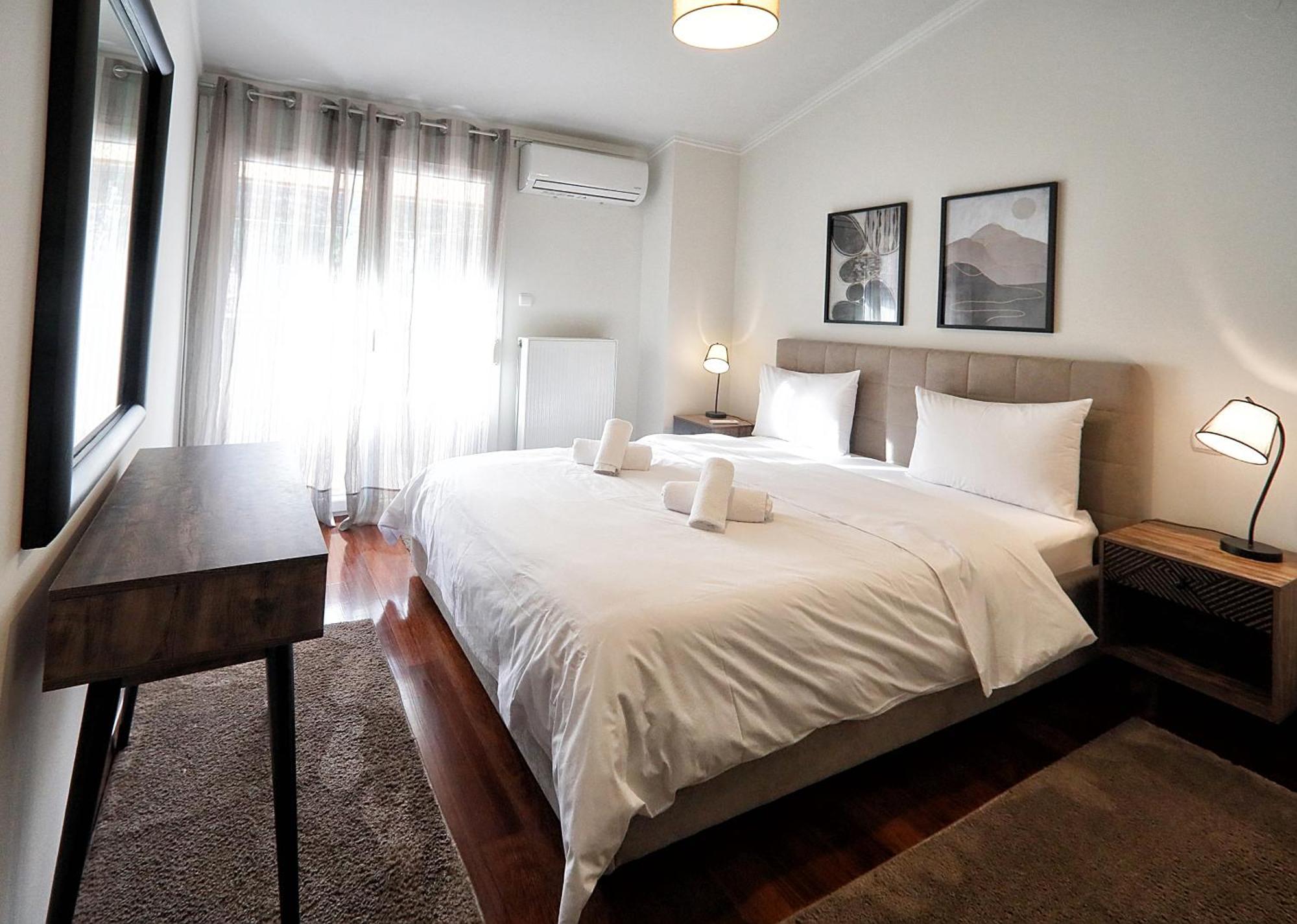 Swan Lake Front Apartment แคซโทเรีย ภายนอก รูปภาพ
