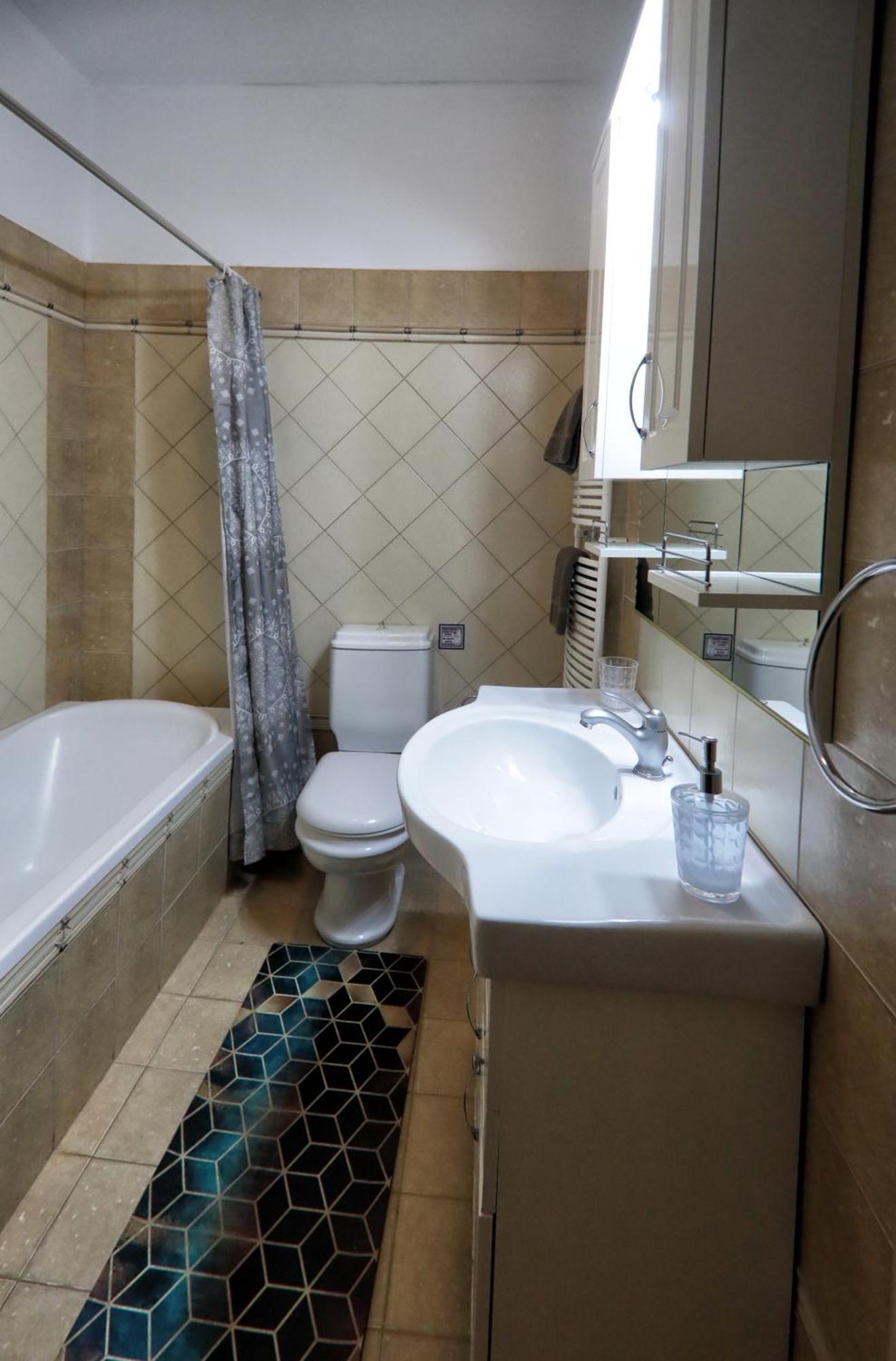 Swan Lake Front Apartment แคซโทเรีย ภายนอก รูปภาพ